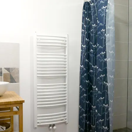 Charmante Independante En Maison De Village Homestay *